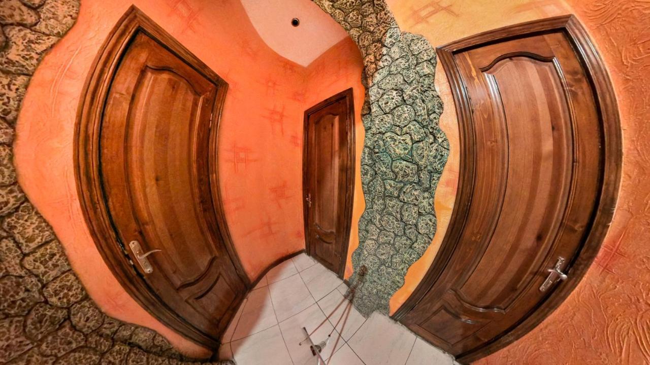 Vitalie Chişinău Esterno foto