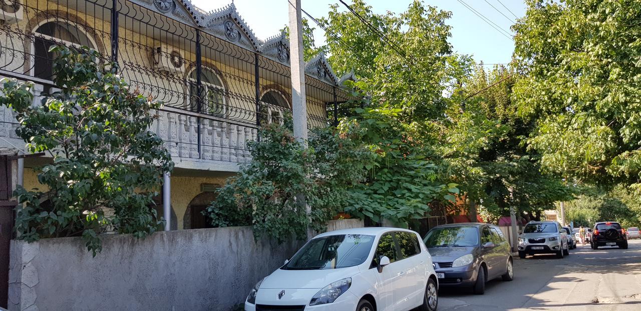 Vitalie Chişinău Esterno foto